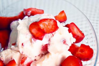 Fluffy Strawberry Dream: Easy Creamy Dessert Recipe Guide