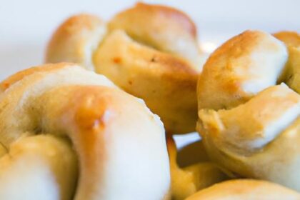 Twist and Taste: Mastering Easy Homemade Garlic Knots